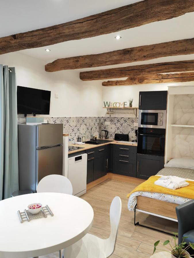 A La Memoire De Merlin & Spa Saint-Malon-sur-Mel Luaran gambar