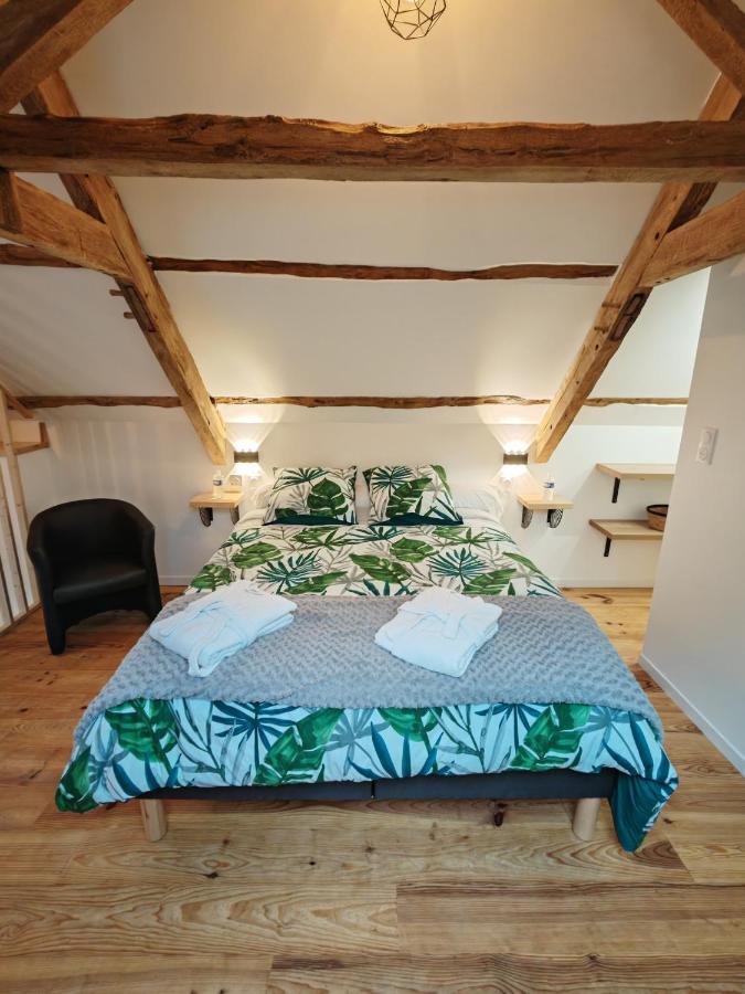 A La Memoire De Merlin & Spa Saint-Malon-sur-Mel Luaran gambar