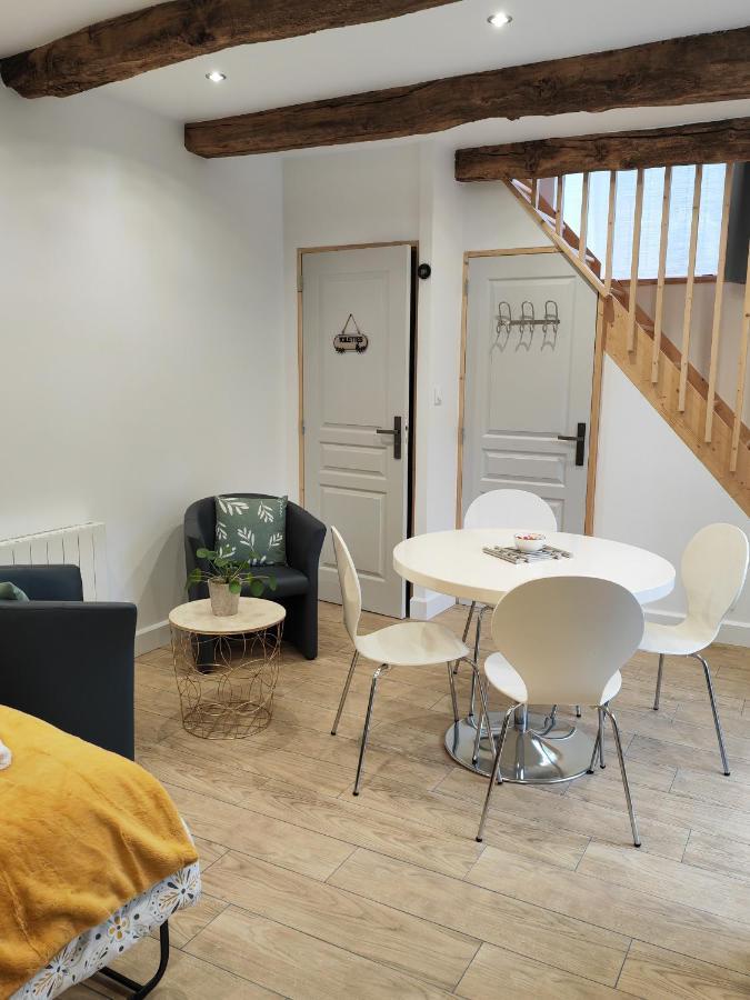 A La Memoire De Merlin & Spa Saint-Malon-sur-Mel Luaran gambar