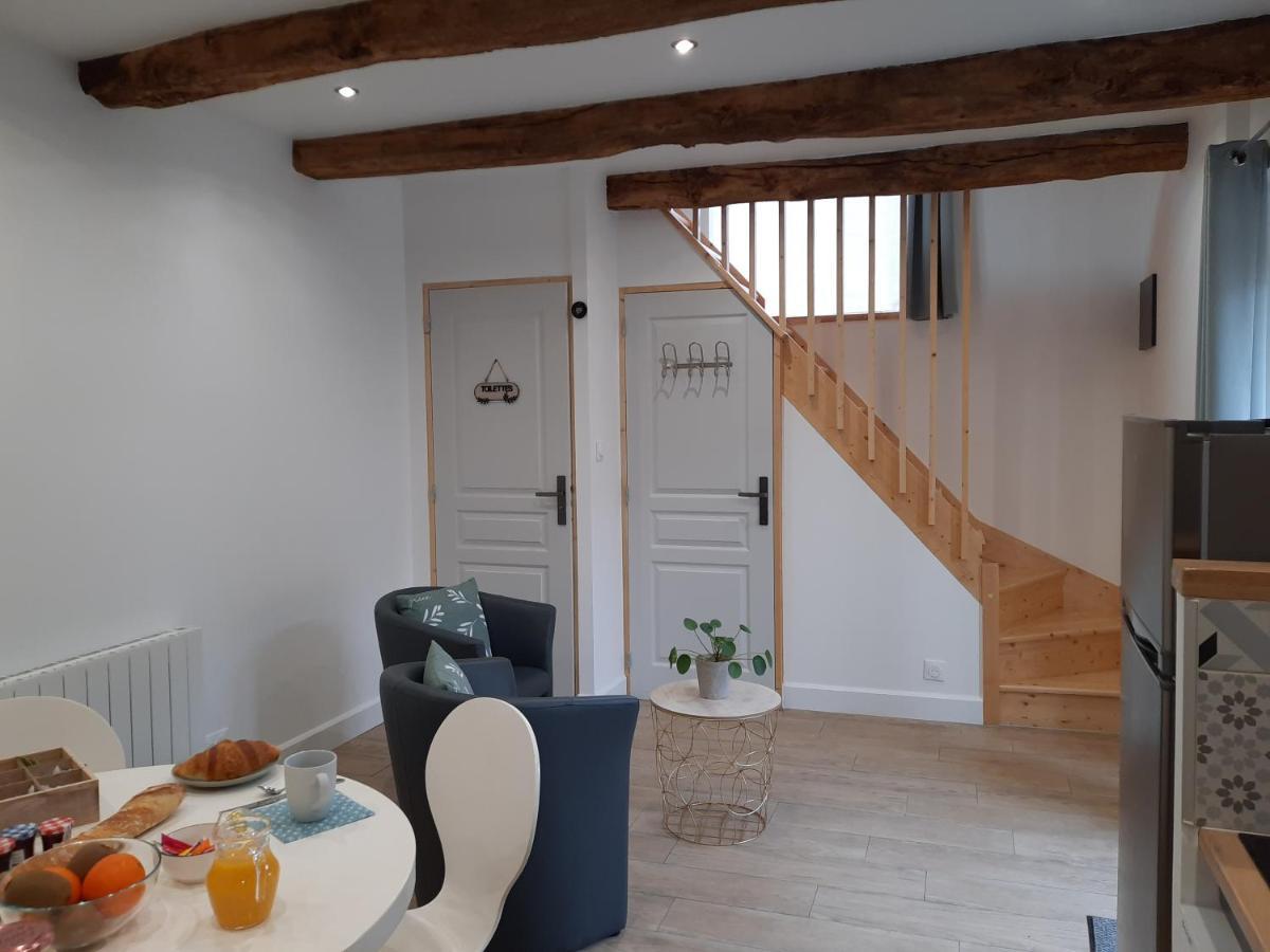 A La Memoire De Merlin & Spa Saint-Malon-sur-Mel Luaran gambar