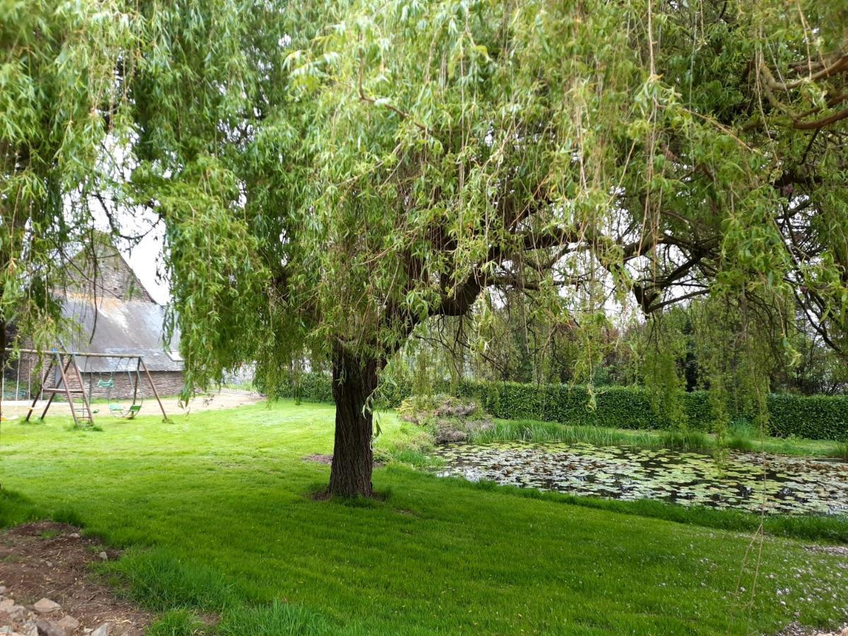 A La Memoire De Merlin & Spa Saint-Malon-sur-Mel Luaran gambar