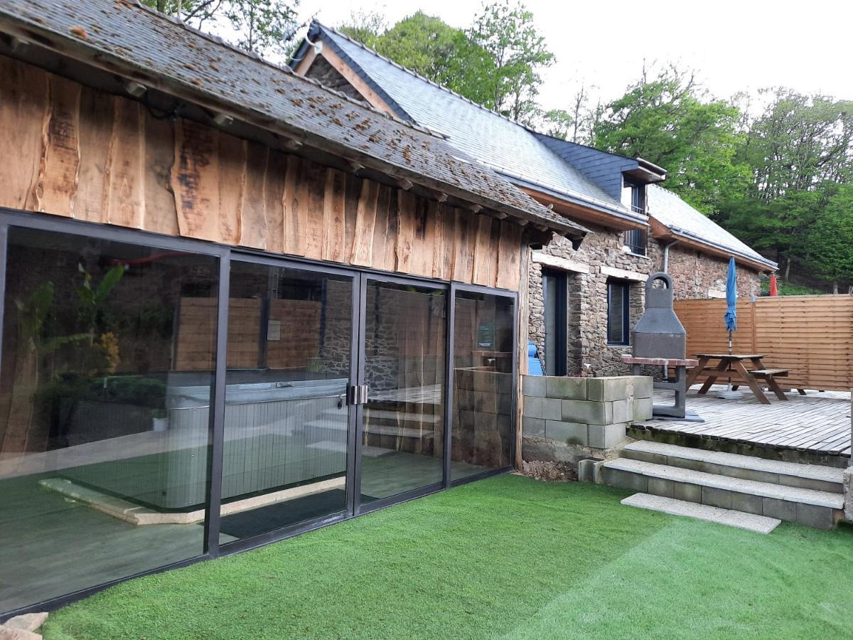 A La Memoire De Merlin & Spa Saint-Malon-sur-Mel Luaran gambar