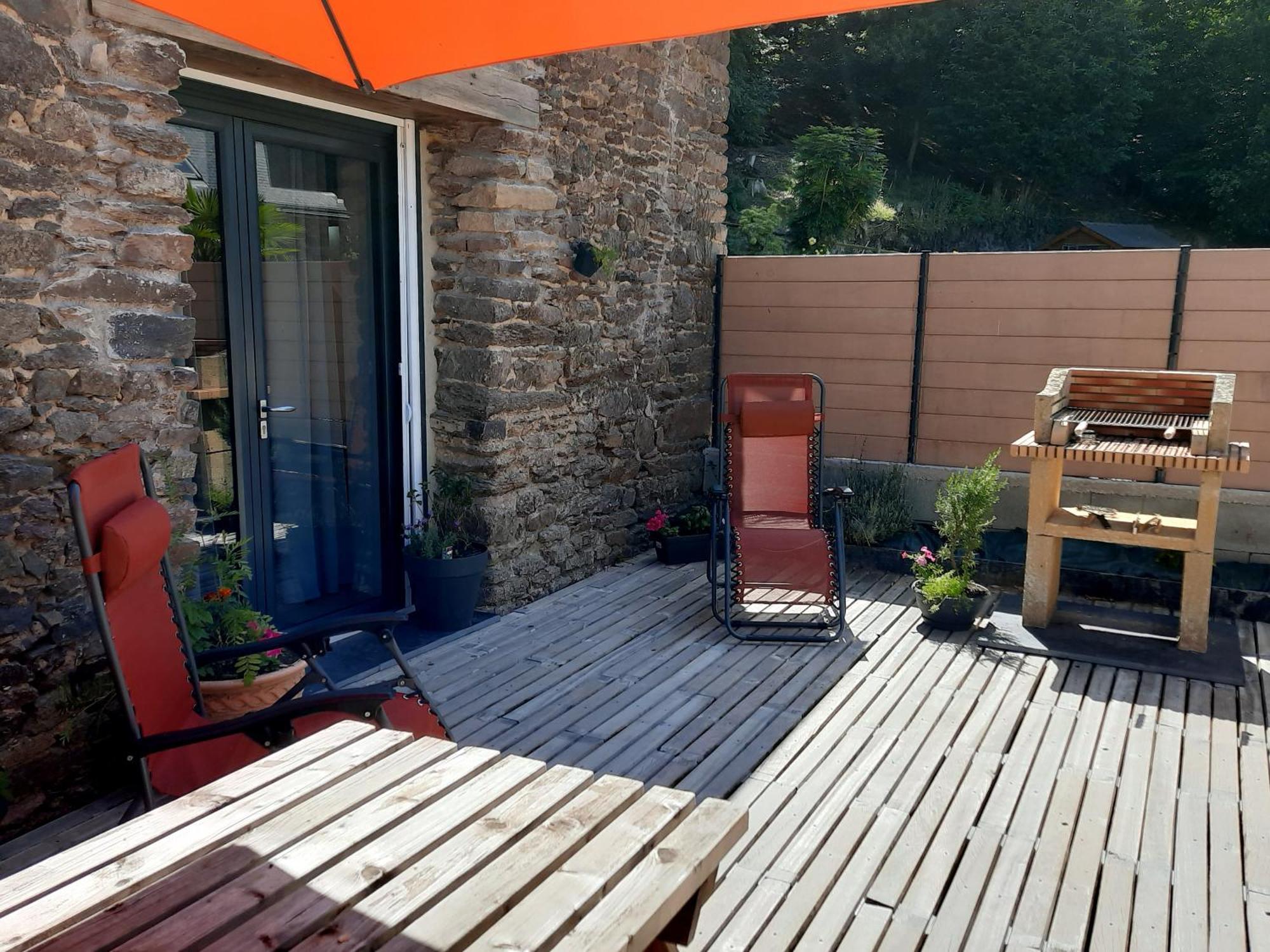 A La Memoire De Merlin & Spa Saint-Malon-sur-Mel Luaran gambar